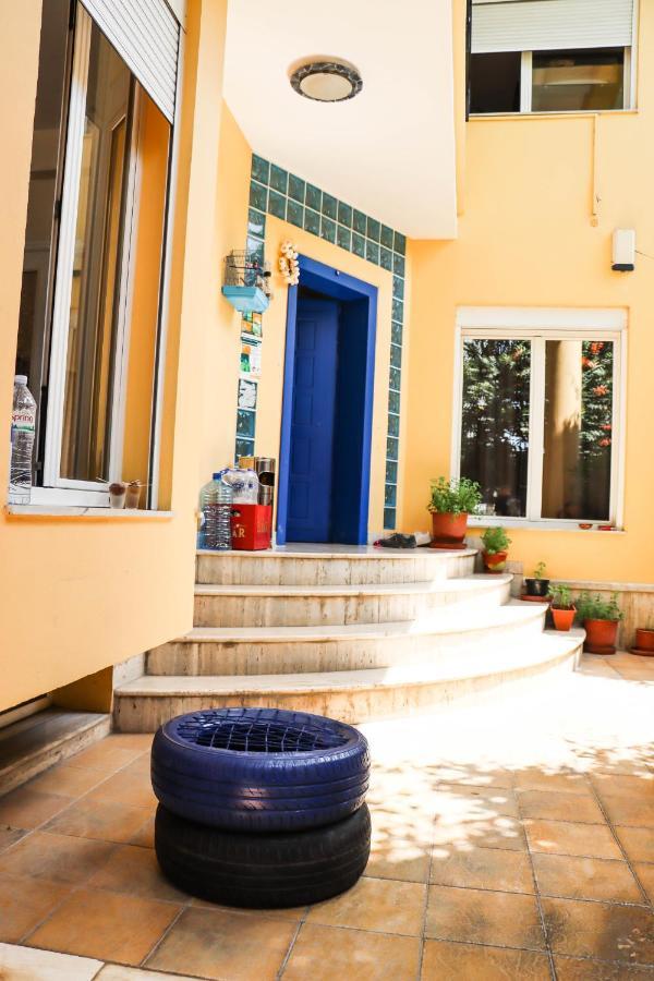 Blue Door Hostel 地拉那 外观 照片