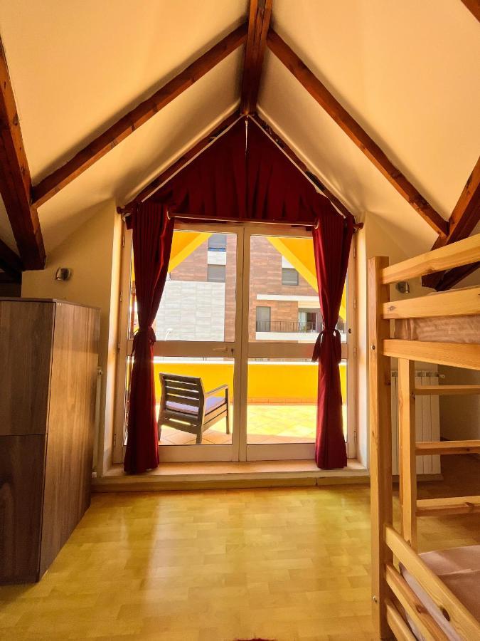 Blue Door Hostel 地拉那 外观 照片
